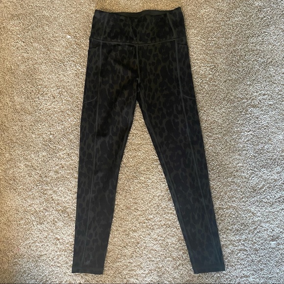NWOT VS Size 4 Leggings - Picture 4 of 4